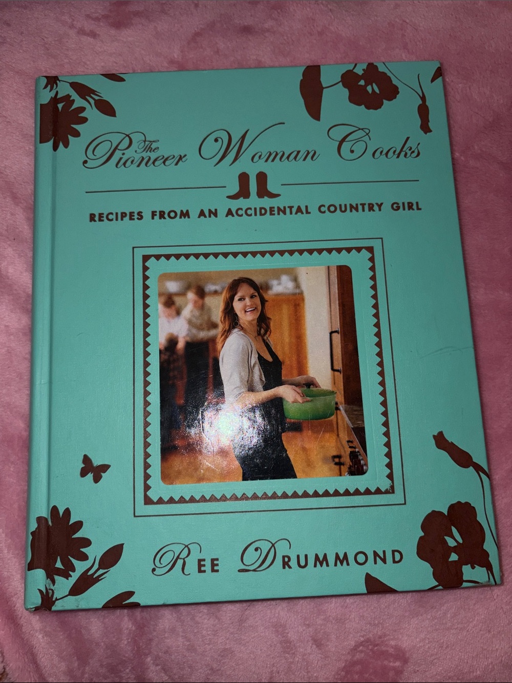 The Pioneer Woman Cooks Hardcover Cookbook - Accidental Country Girl NWT